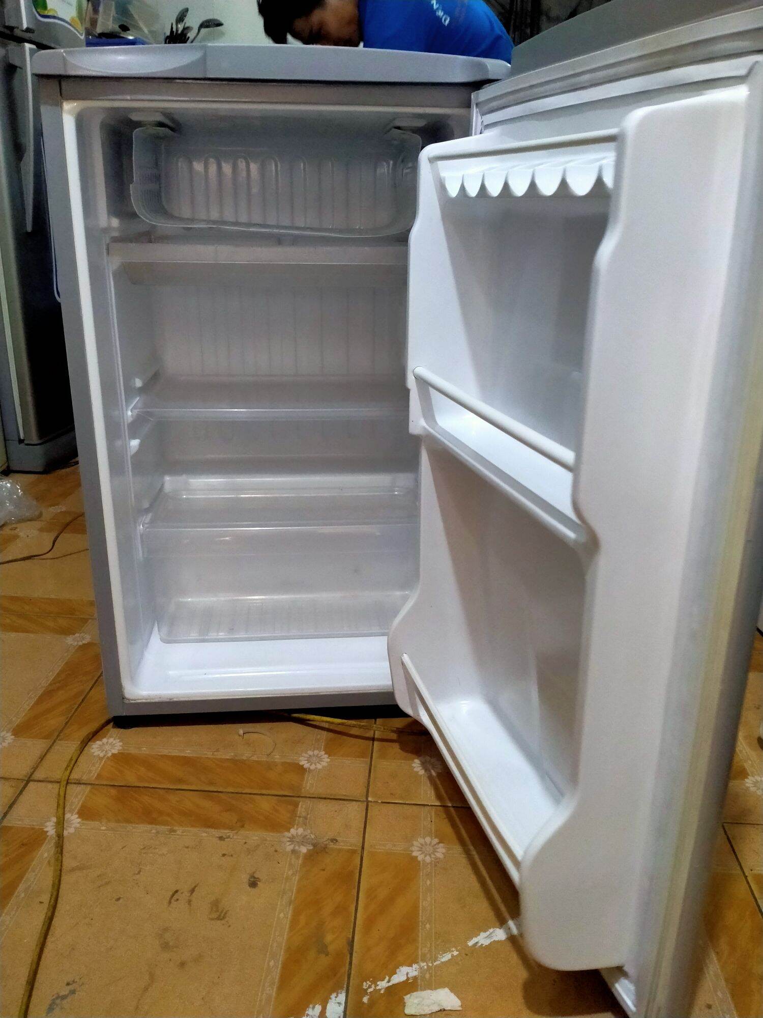 tủ lạnh sanyo 93 lít còn mới 90%