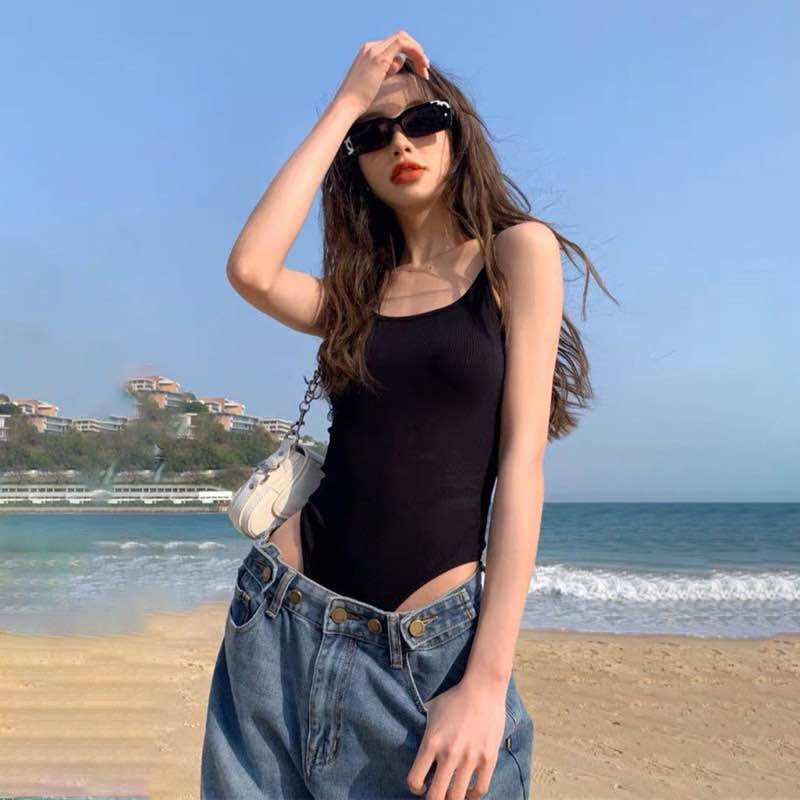 Bodysuit hai dây hở lưng có mút ngực