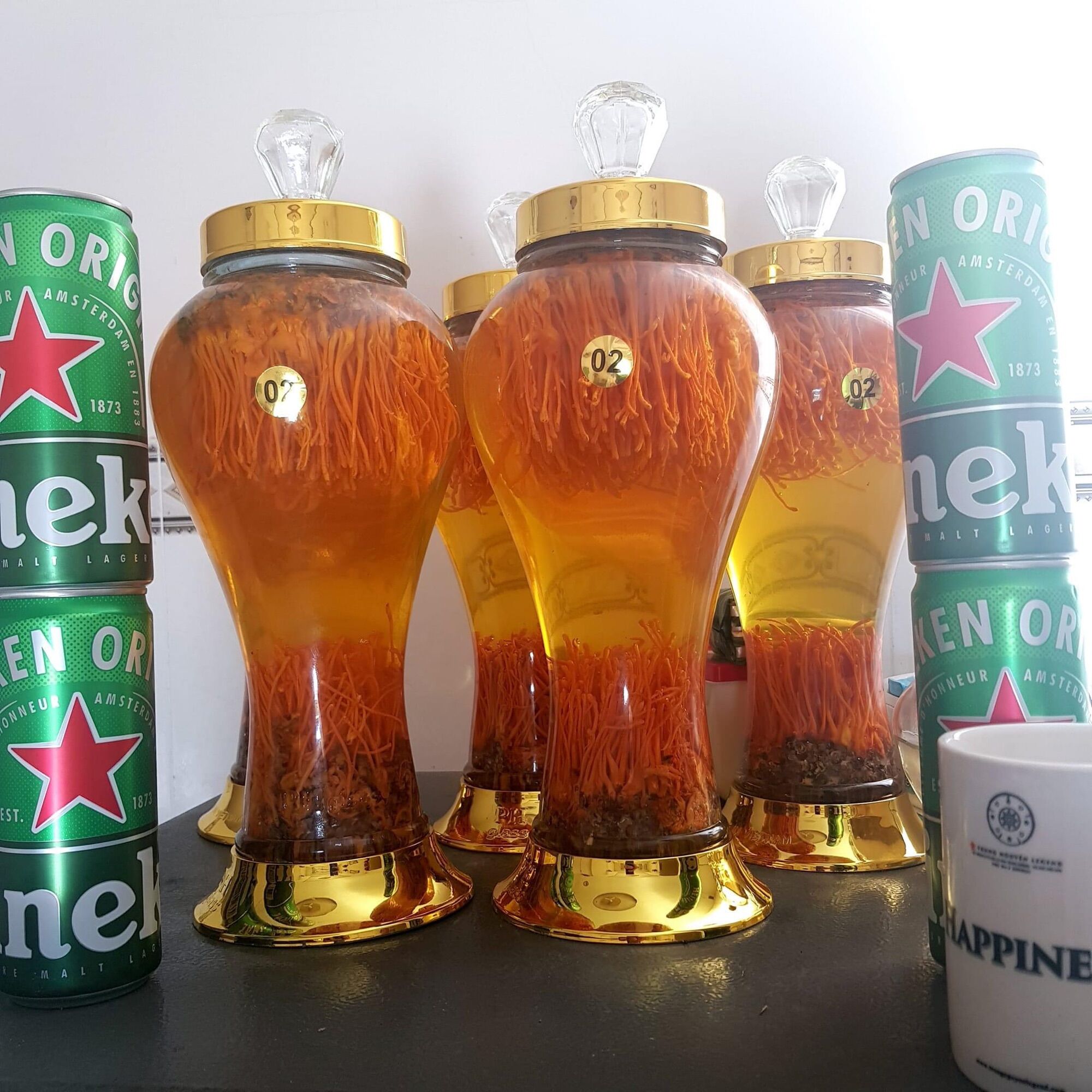 Đông trùng hạ thảo tươi ngâm rượu 2000ml