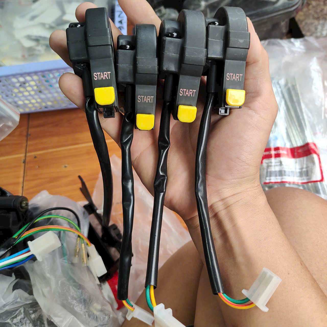 Cùm công tắc wave