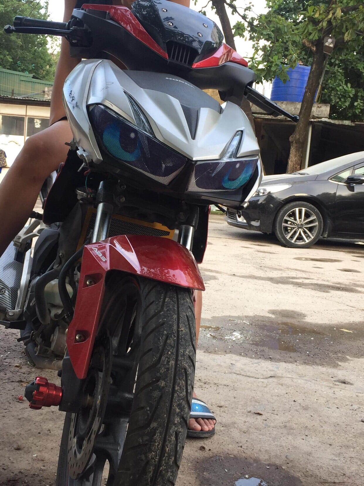 Miếng dán choá đèn xe winner X