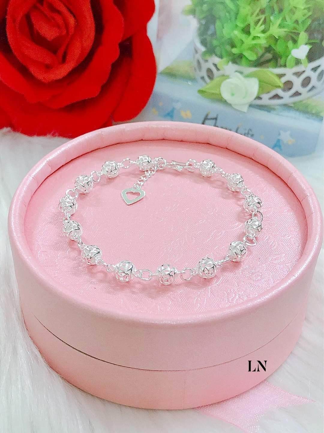 Lắc tay bạc nữ