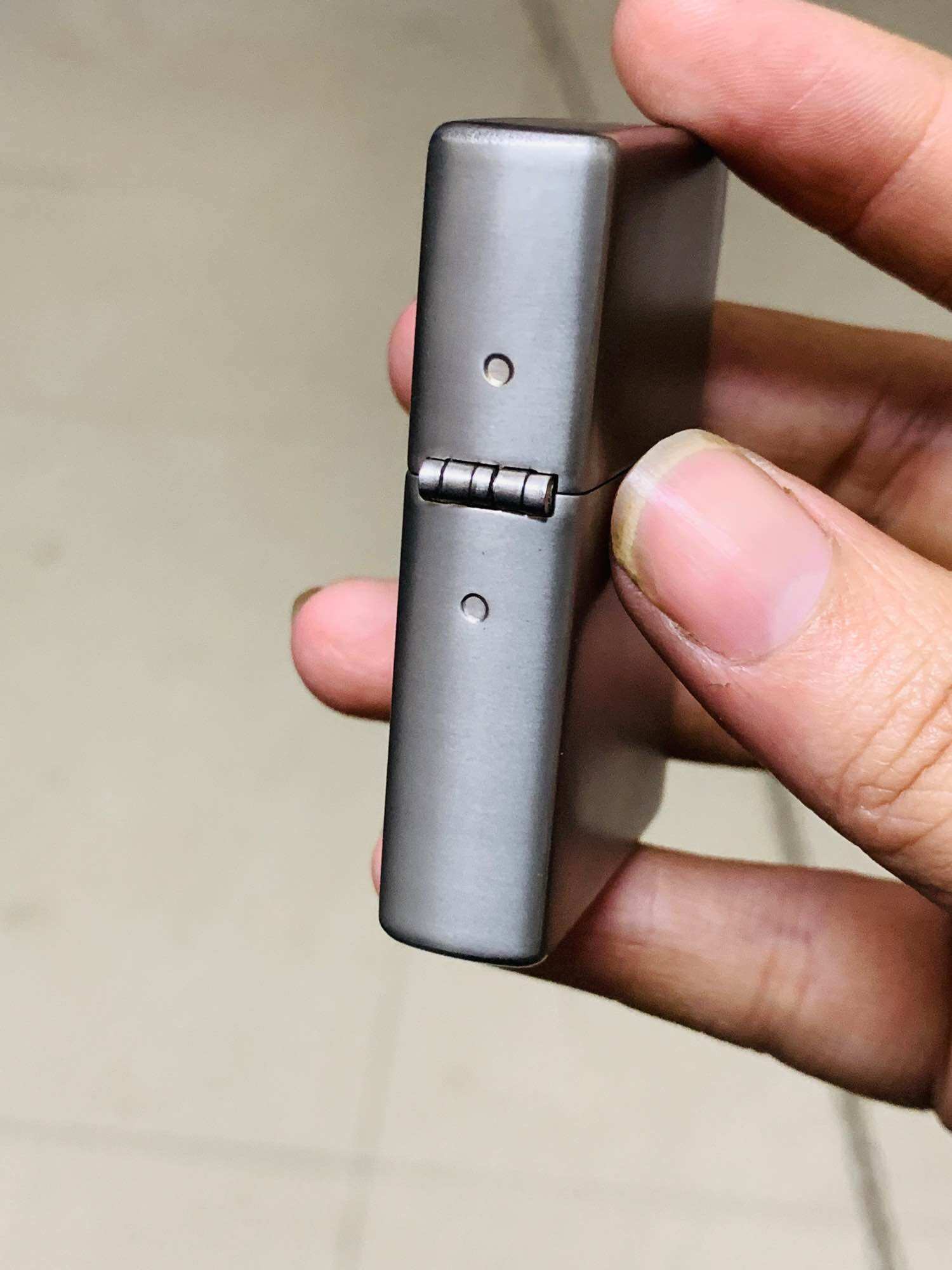 Bật lửa Zippo Solid Titanium