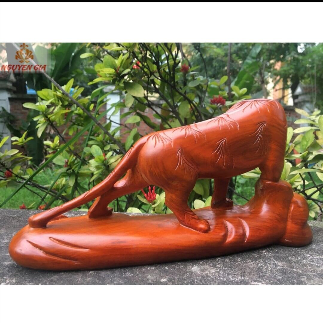Tượng con hổ gỗ hương ngang 20cm