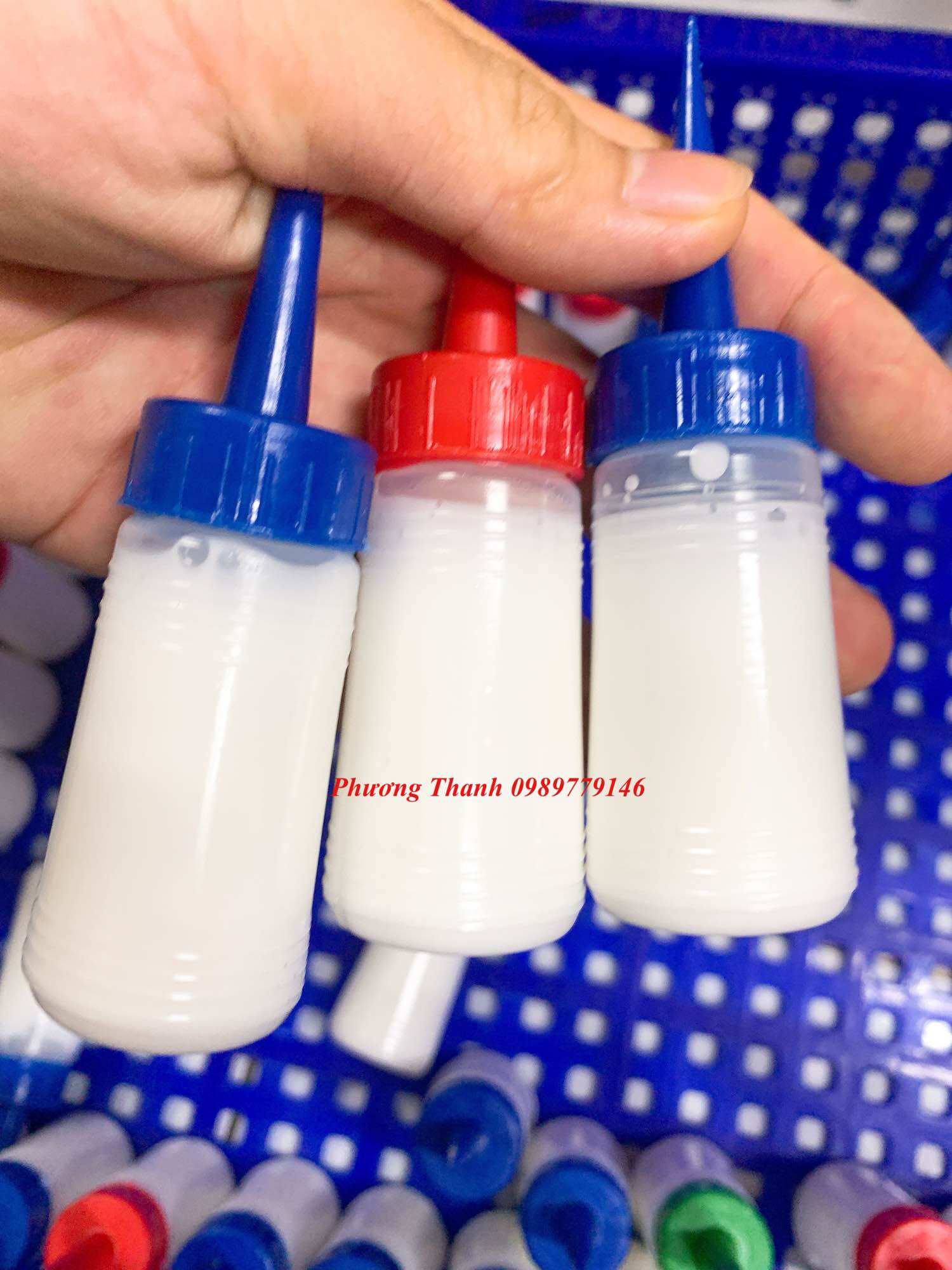 1 chai keo sữa hủ nhỏ nguyên chất ko pha, hủ 20-30ml