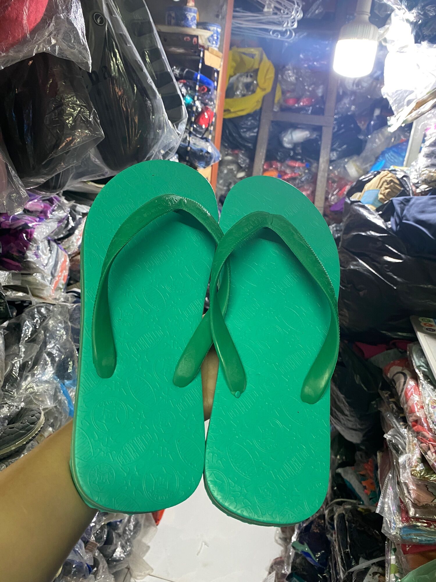Dép lào thái