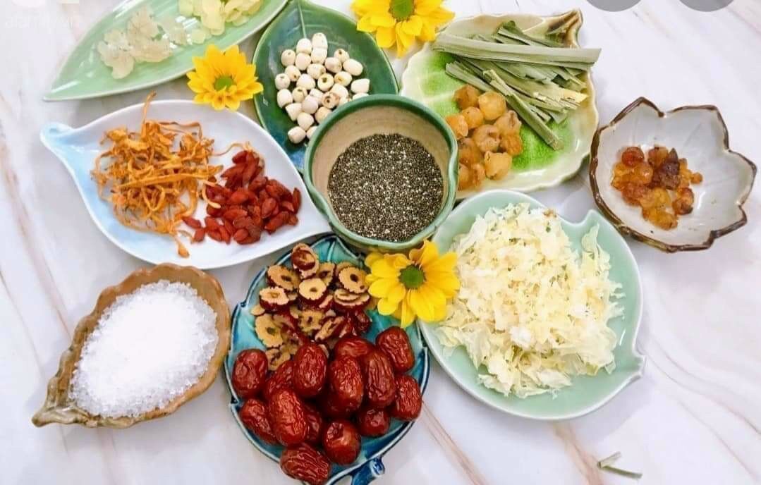 [HCM] Combo nguyên liệu nấu chè dưỡng nhan tuyết yến bổ dưỡng - Có đông trùng hạ thảo táo đỏ, hạt chia set lớn tiết kiệm làm đẹp da, thon dáng hỗ trợ giấc ngủ, bồi bổ cho người mới ốm, trẻ đẹp từ bên trong 400gr (12-14 ly) -ăn vặt Unni