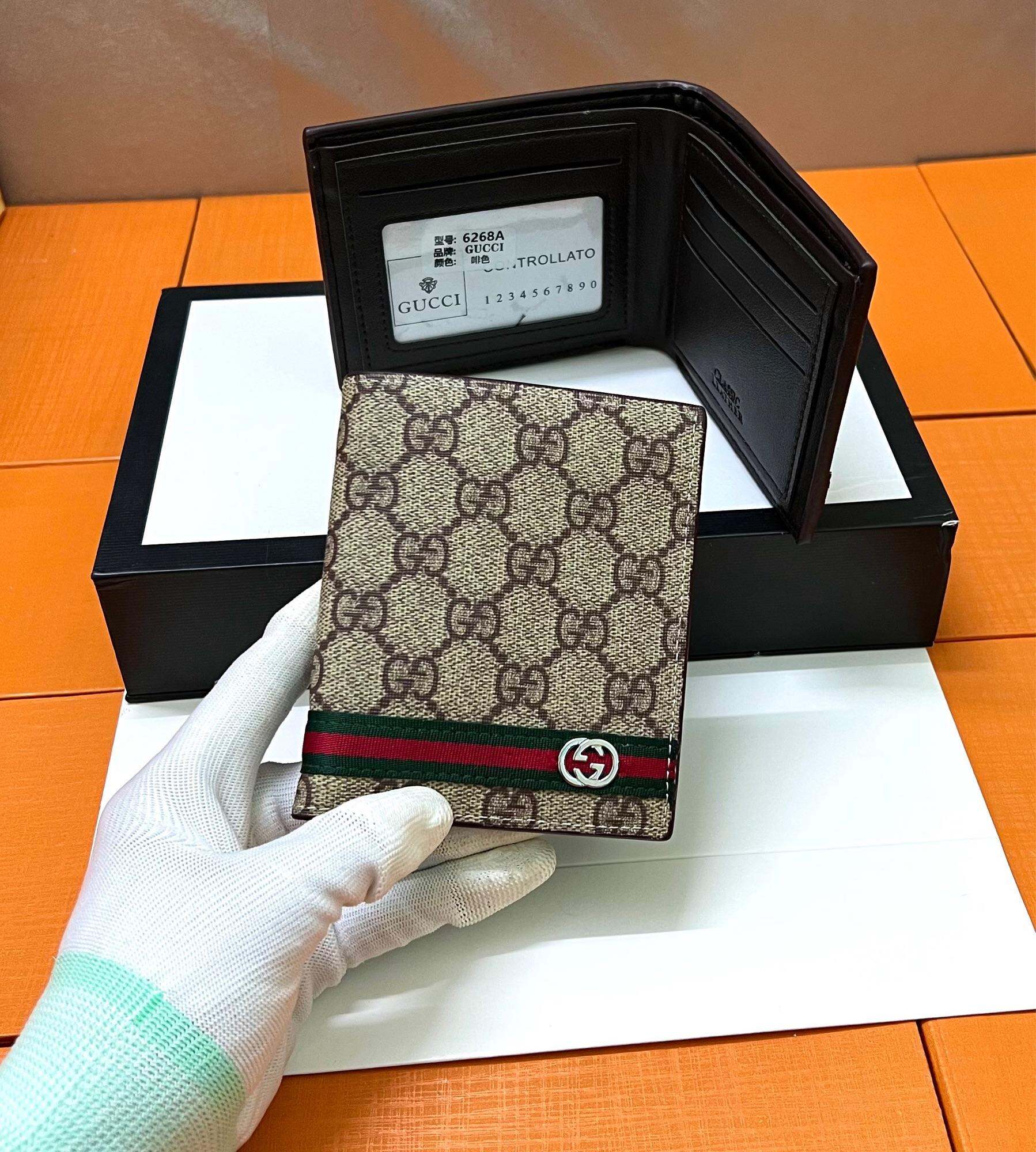 Ví đứng nam gucci fullbox , chất liệu da mềm mịn không bong tróc da