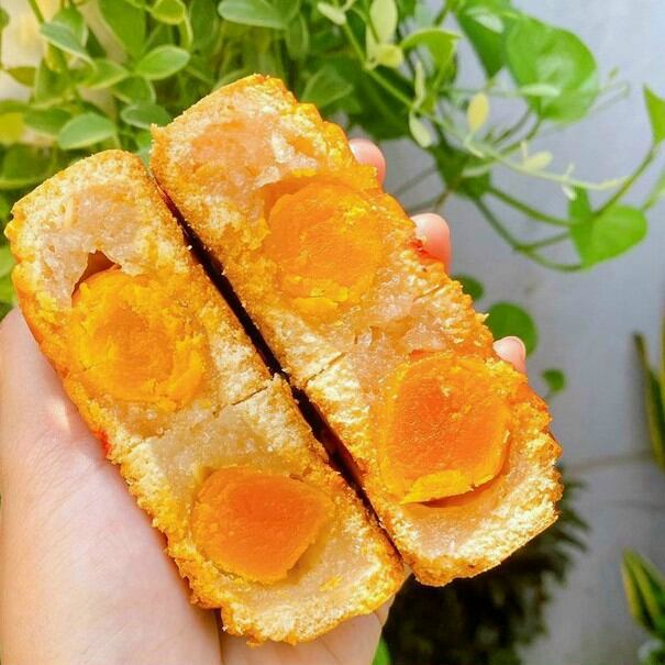 Bánh trung thu nhân dừa 2 trứng muối