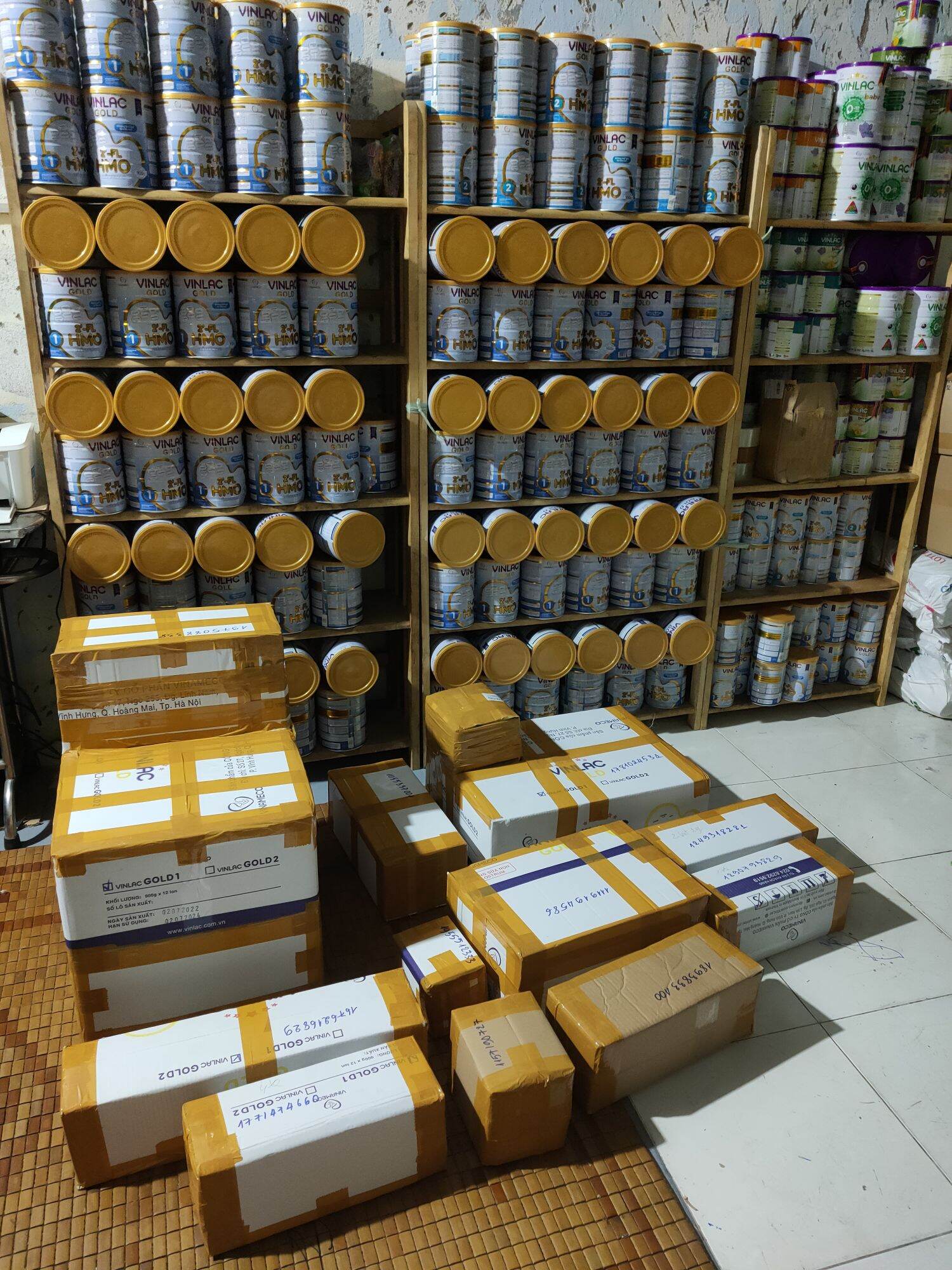 (2 lon freeship tặng 1 khăn mặt ) sữa vinlac gold 1 800g date 2026