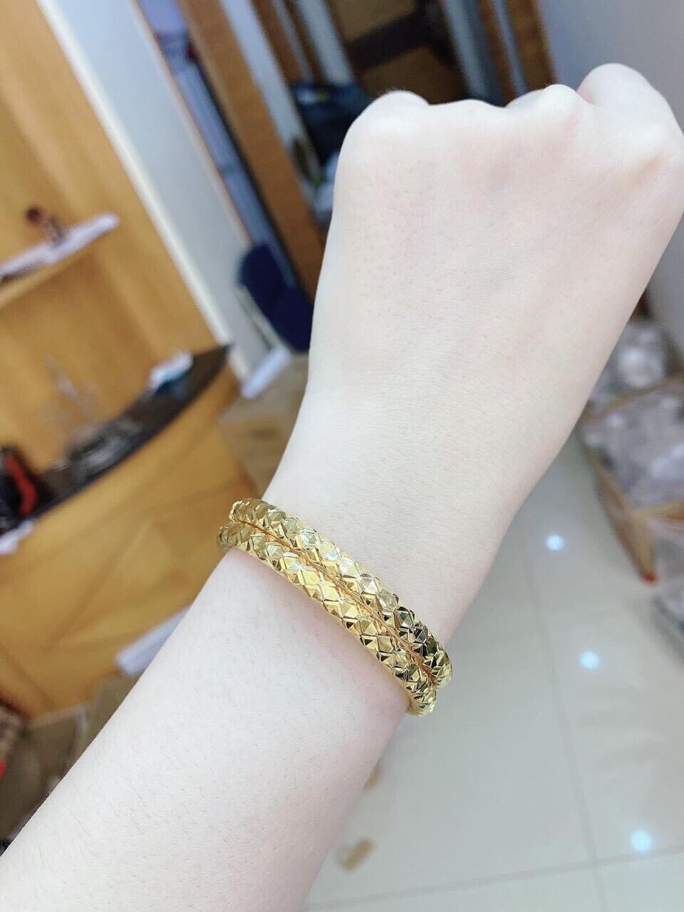 Vòng tay nữ mạ vàng 18 (bán cặp 2 chiếc) bản nhỏ dùng đi tiệc, dự sự kiện, quay clip