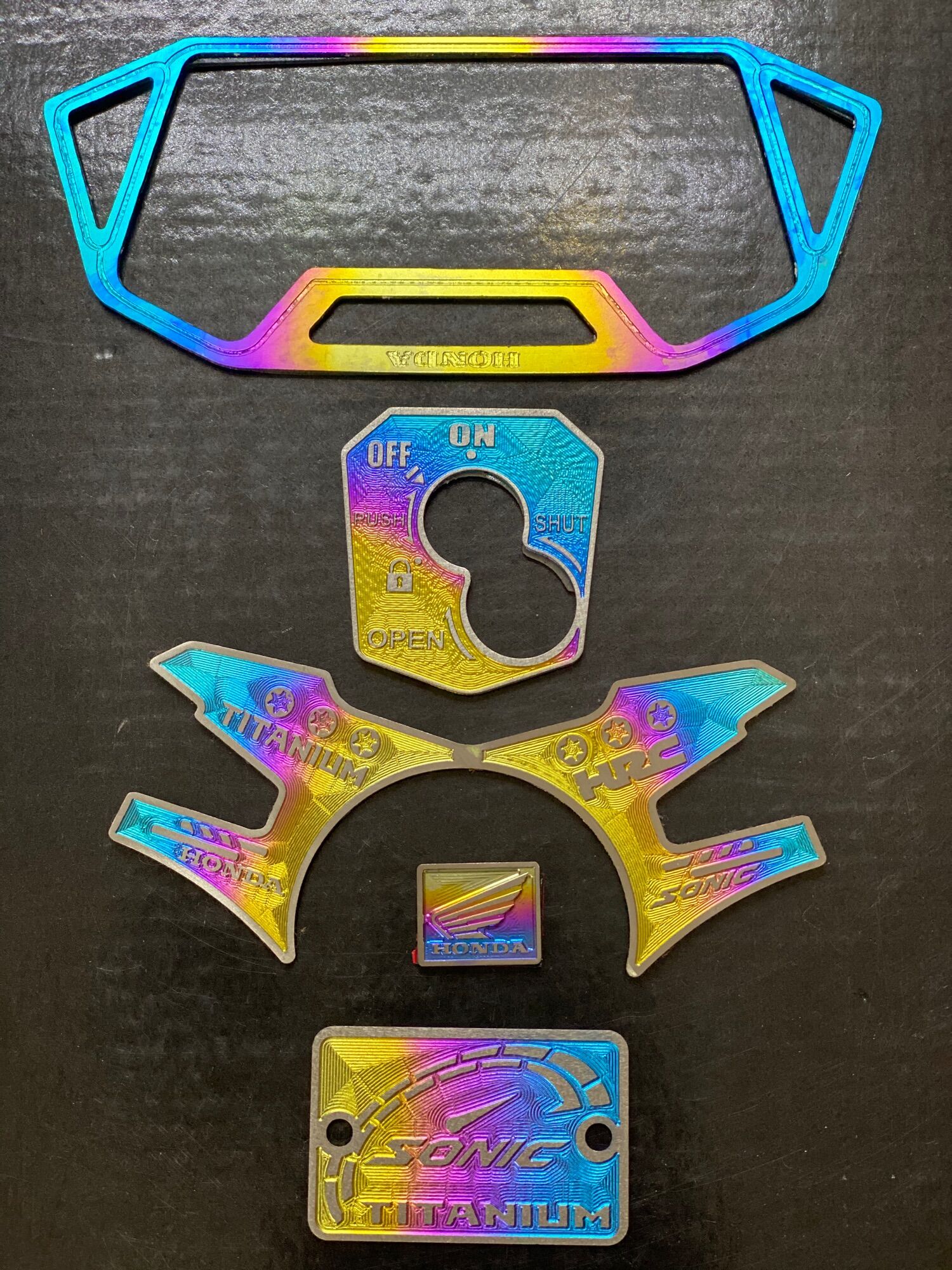 Combo 5 miếng dán titan cực đẹp cho sonic