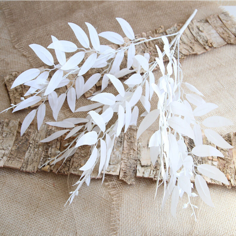 cụm lá bạch đàn trang trí