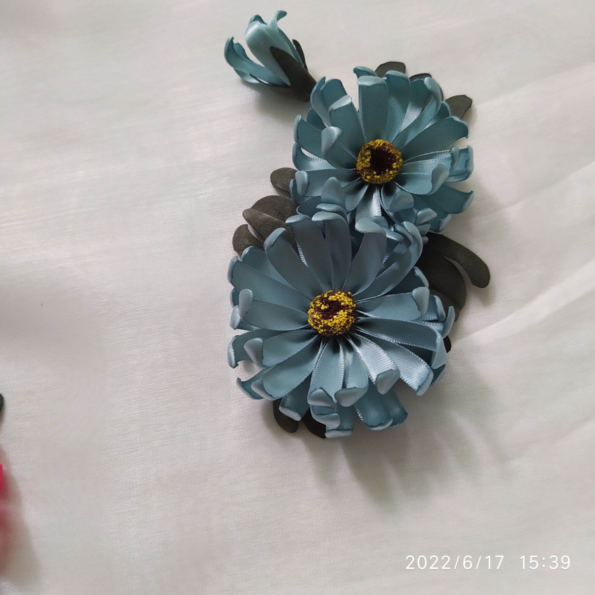 Chùm hoa cúc cài áo cài tóc handmade Canto