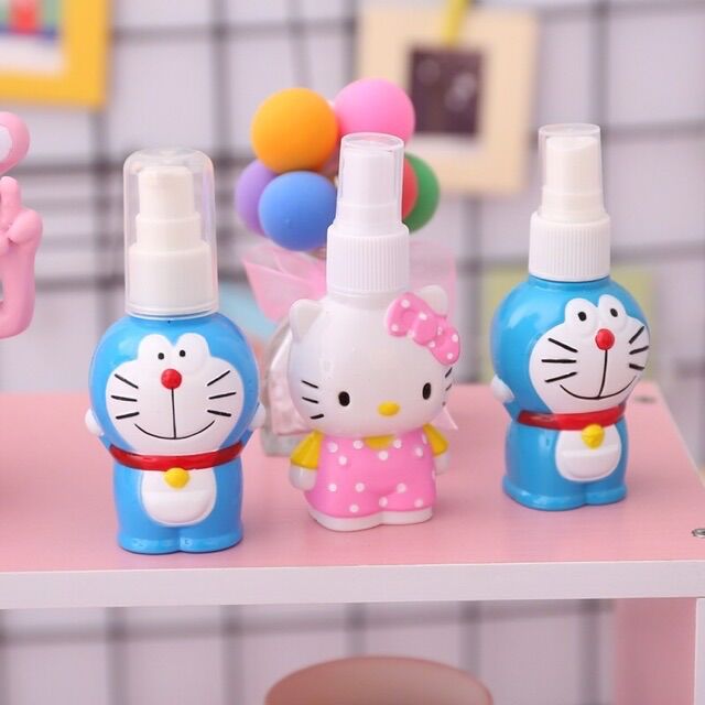 Chai xịt khoáng Hello Kitty - Doremon Doraemon