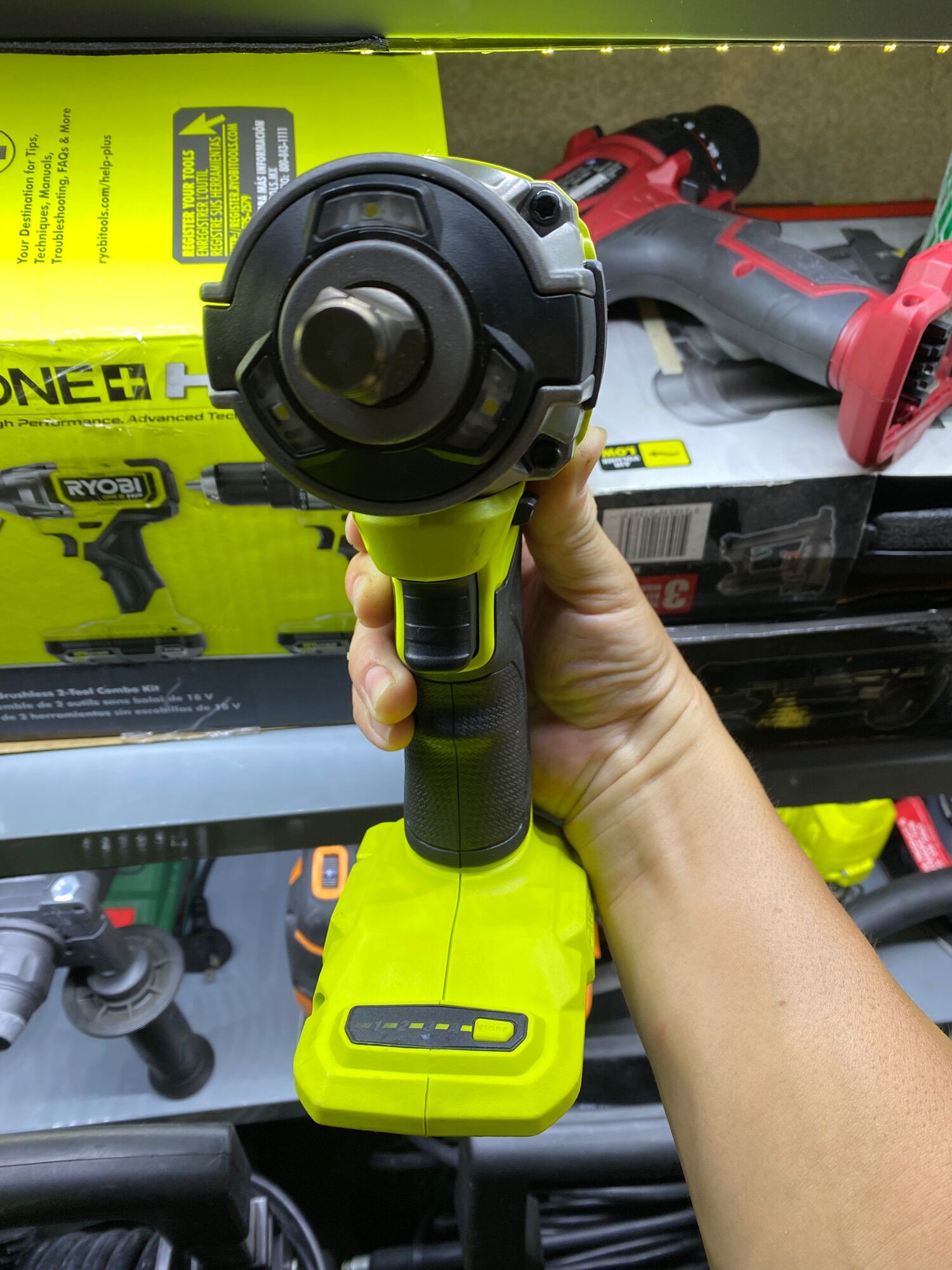 Ryobi P262