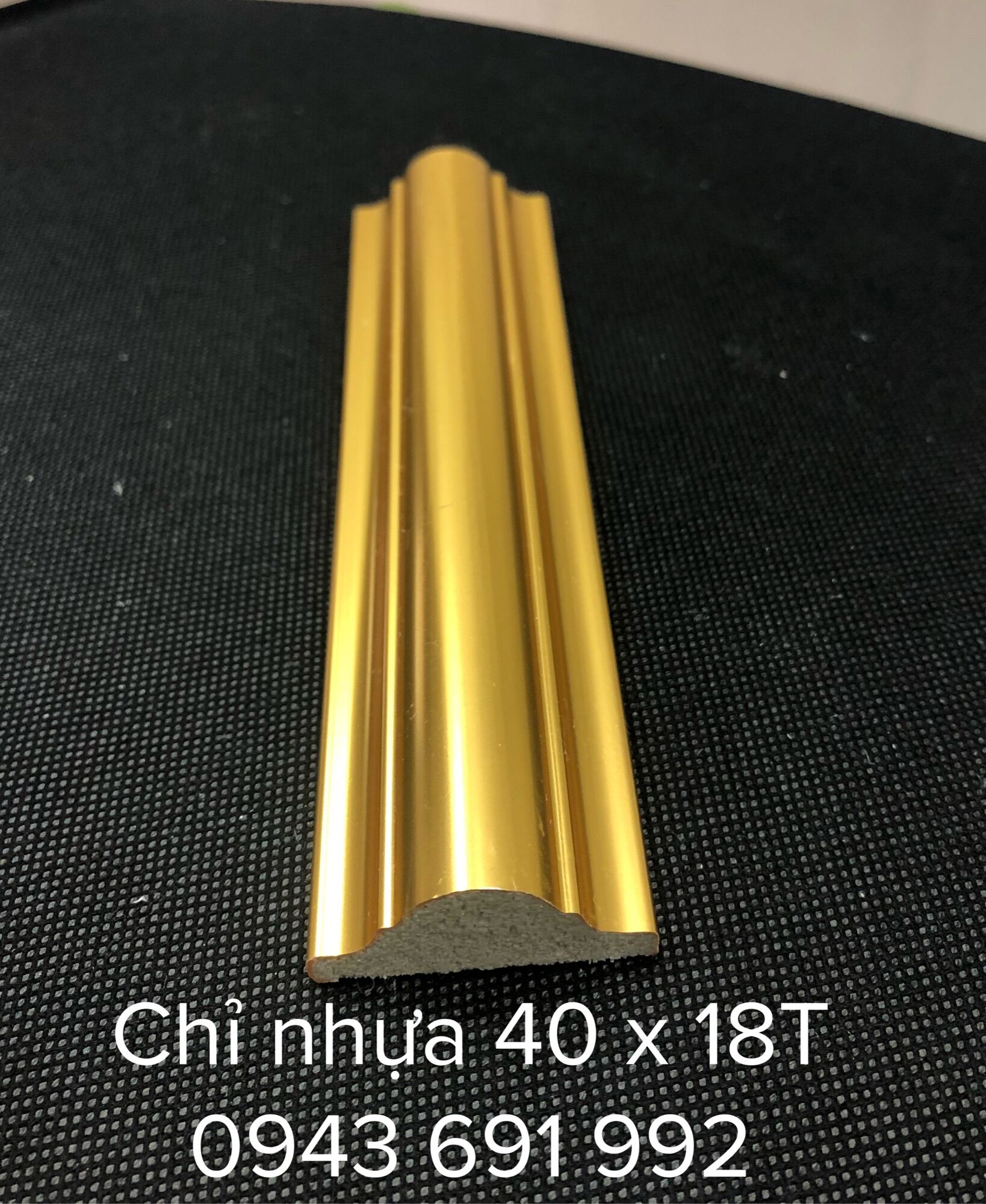 Chỉ nhựa PS composite trang trí màu vàng ánh kim thích hợp dùng cho Spa, Karaoke, Livestream, ... bản 4cm