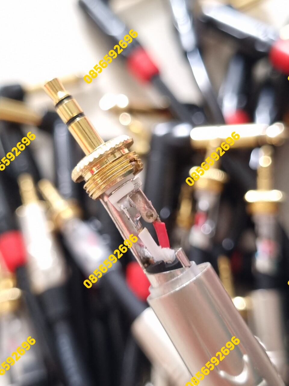 Dây tín hiệu jack 3.5mm ra 2 jack 6mm cong