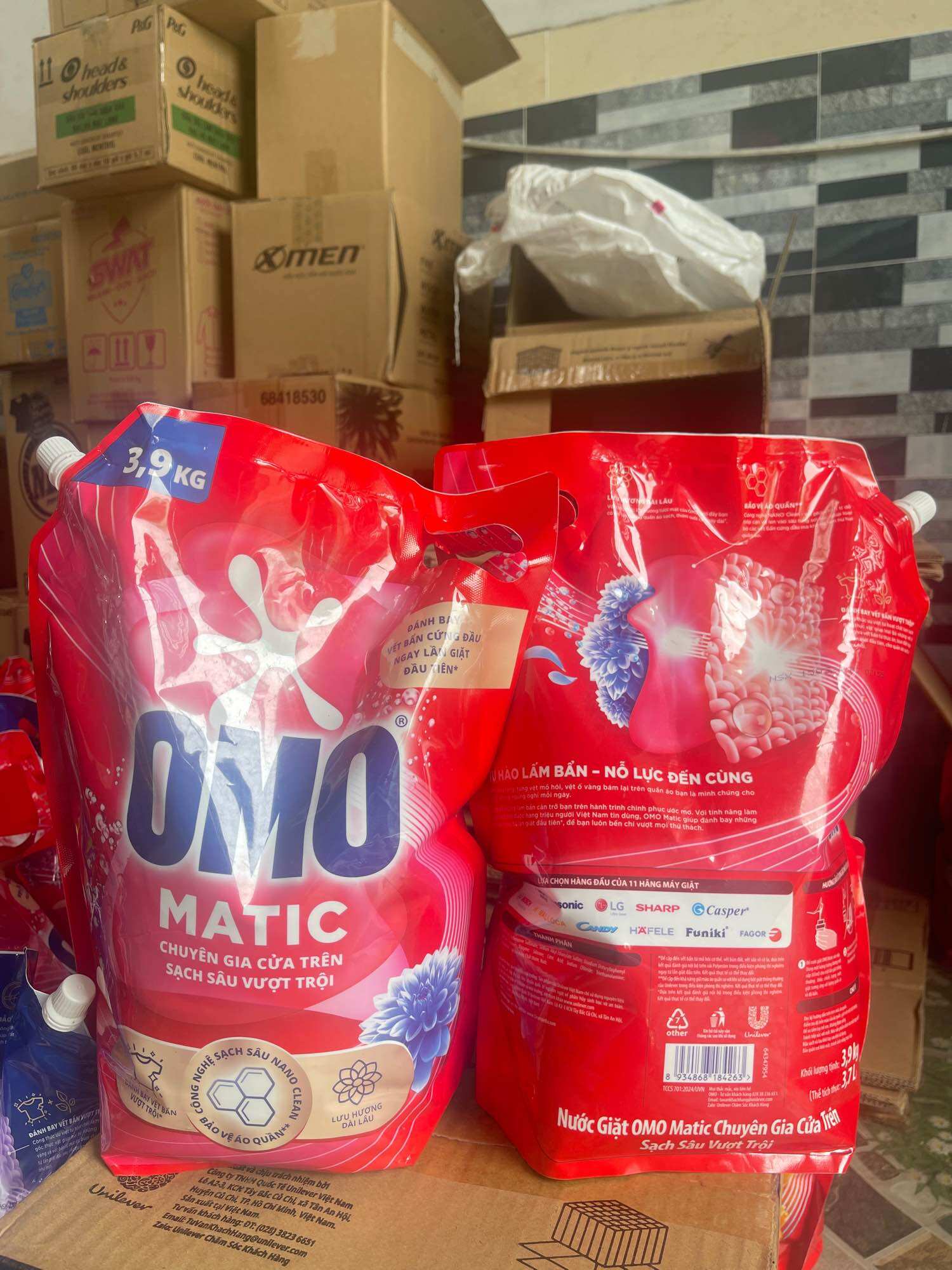 Nước giặt OMO matic túi 3.9kg cửa trên mới công nghệ kháng khuấn