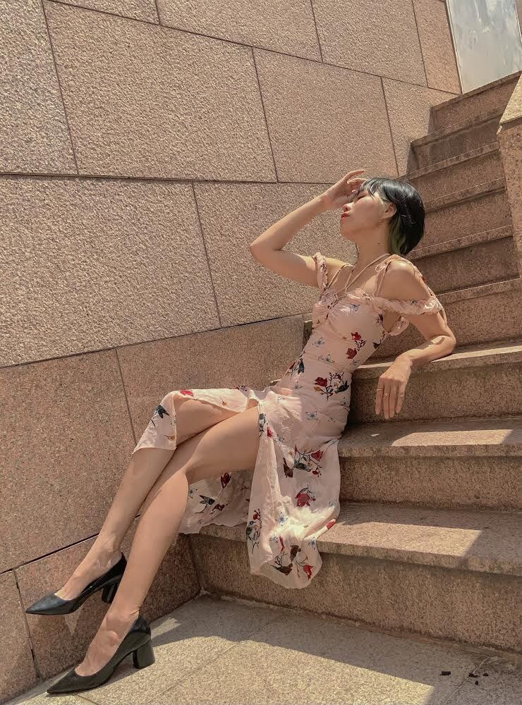 Đầm ôm body sẻ đùi voan lụa LACHARME