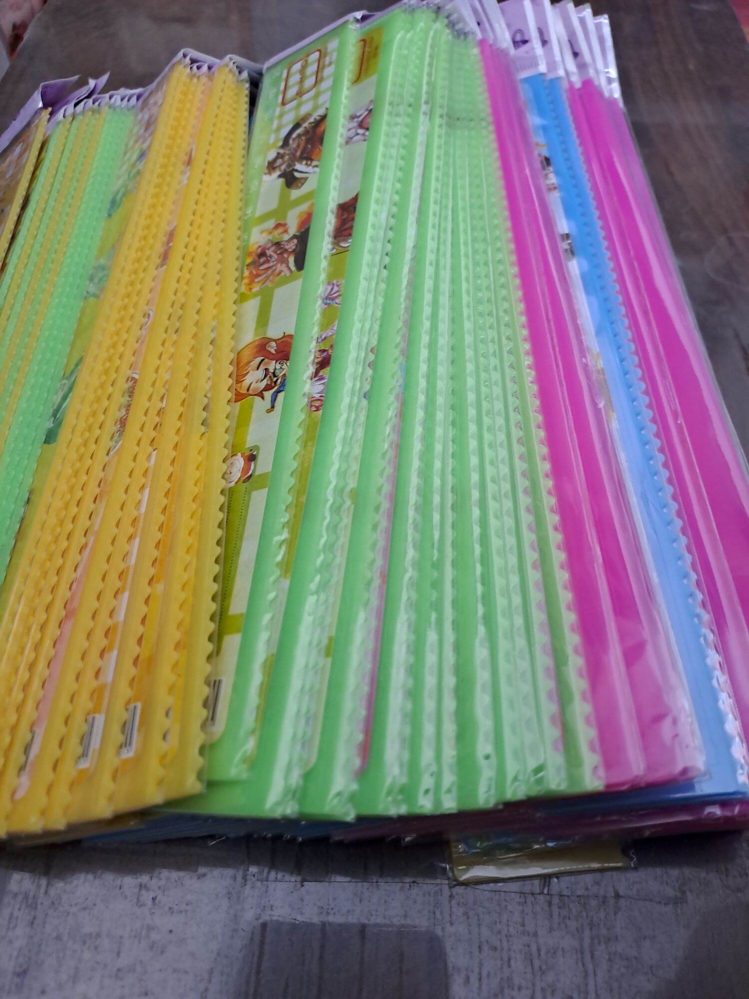 Combo 10 cây thước kẻ nhựa màu 20 cm