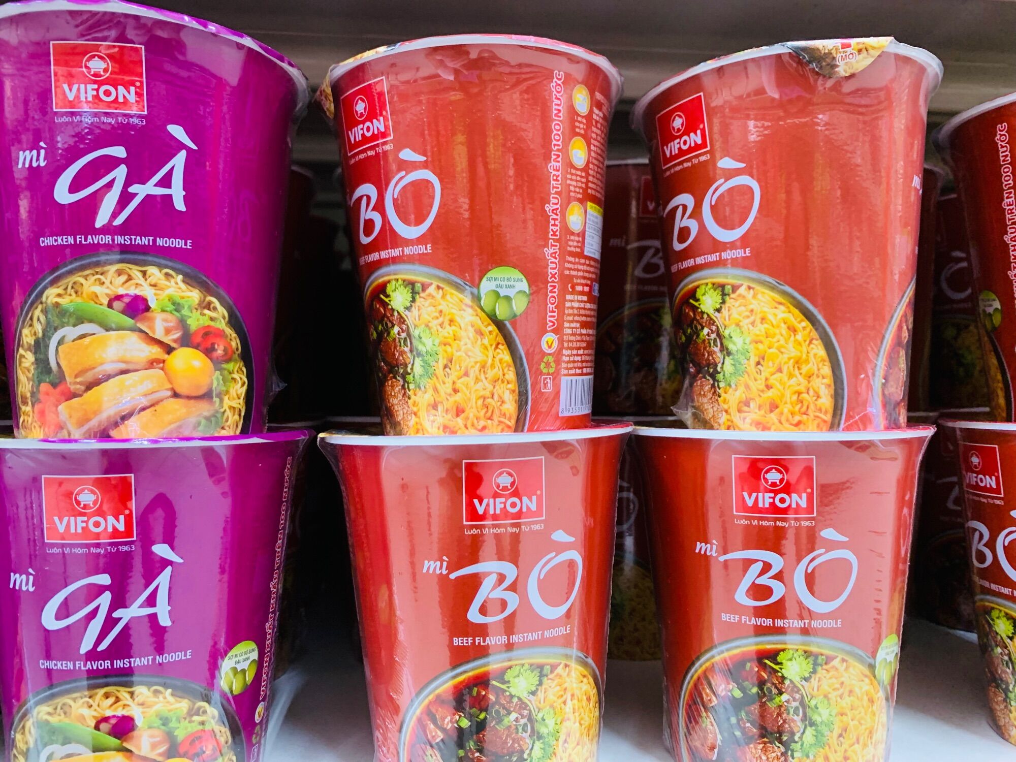 Mì ly Vifon Vị Bò/ Gà 60g