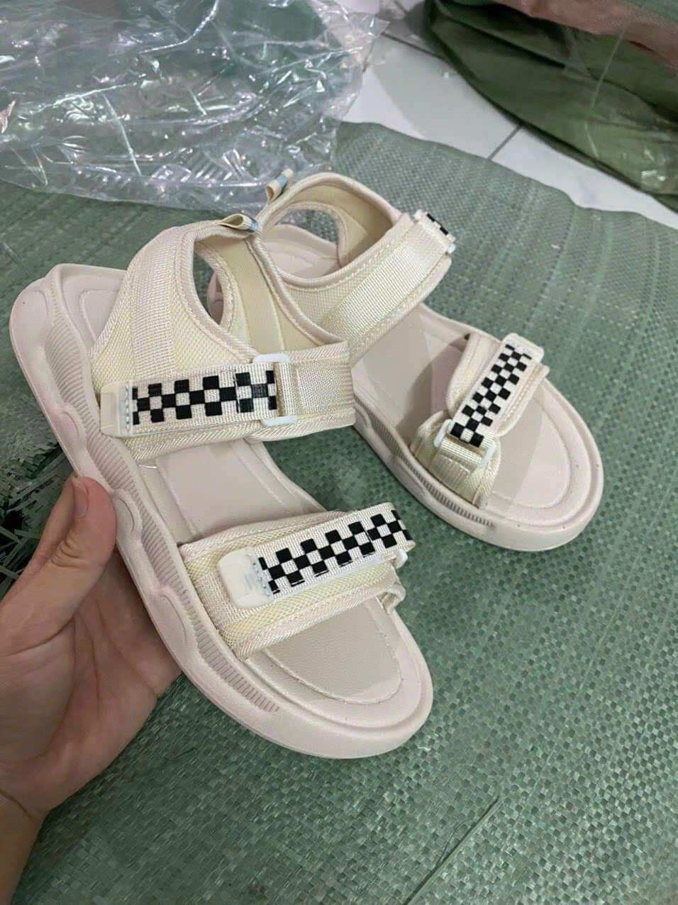 giày sandal nữ thời trang mẫu mới