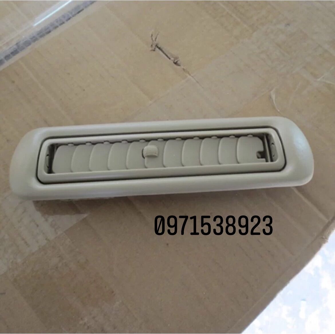 Cửa gió điều hoà trần sau toyota innova 2006-2016 4 cái dùng chung giống nhau