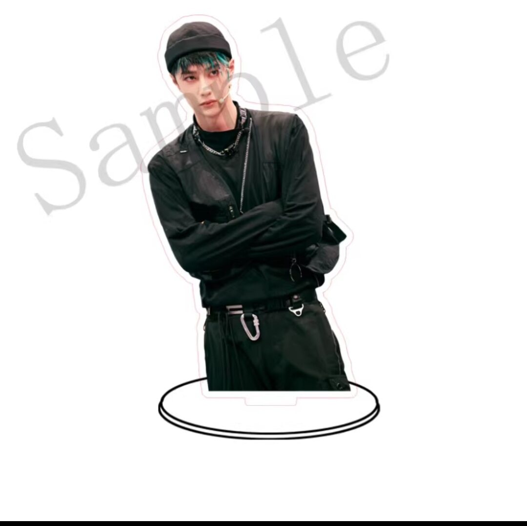 Standee mica Vương Nhất Bác 15cm
