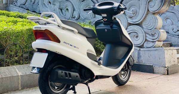 Ốp che pô xe Spacy 125