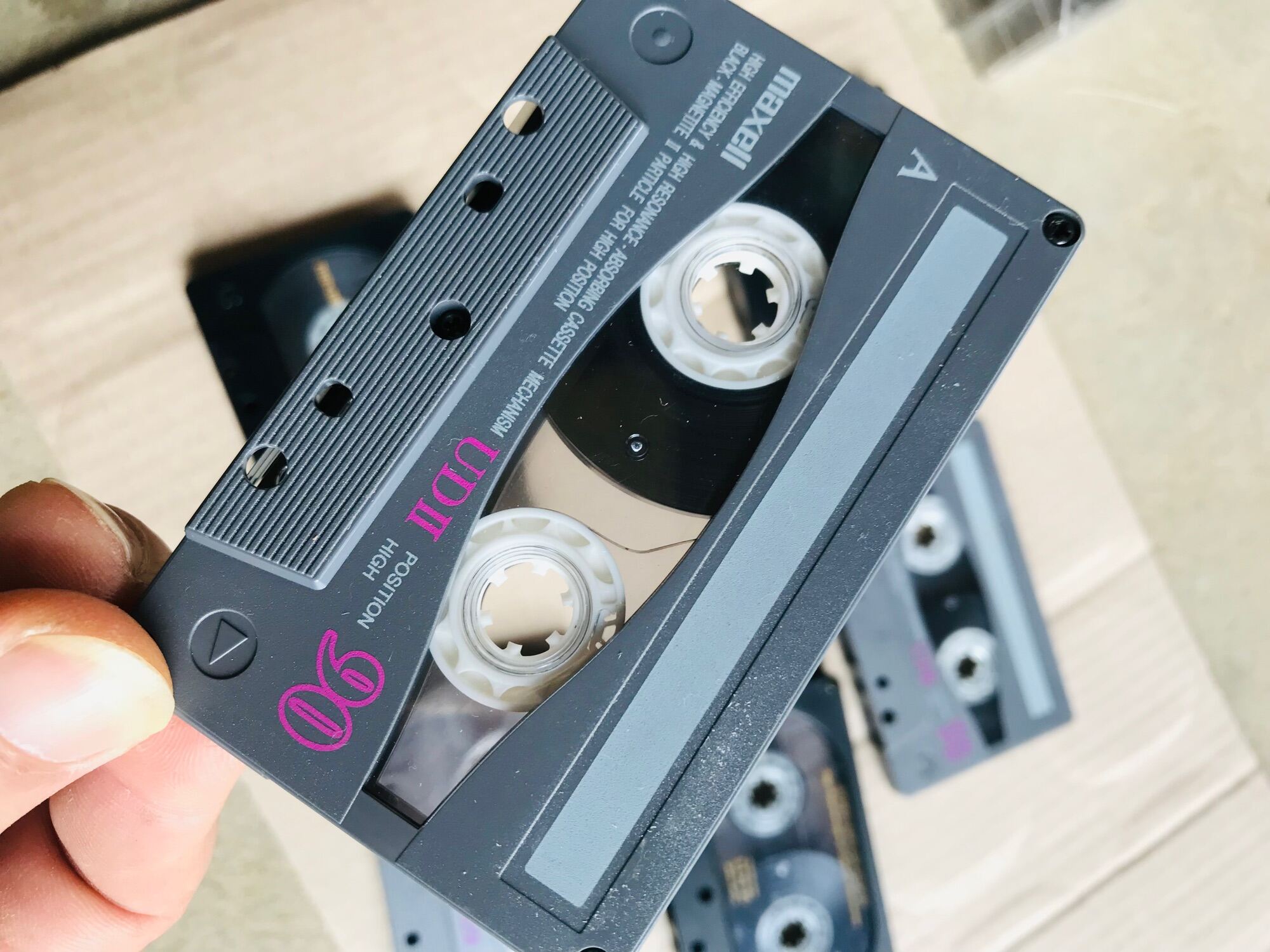 Băng cassette  Maxell-UDll Một nước chưa có nhạc