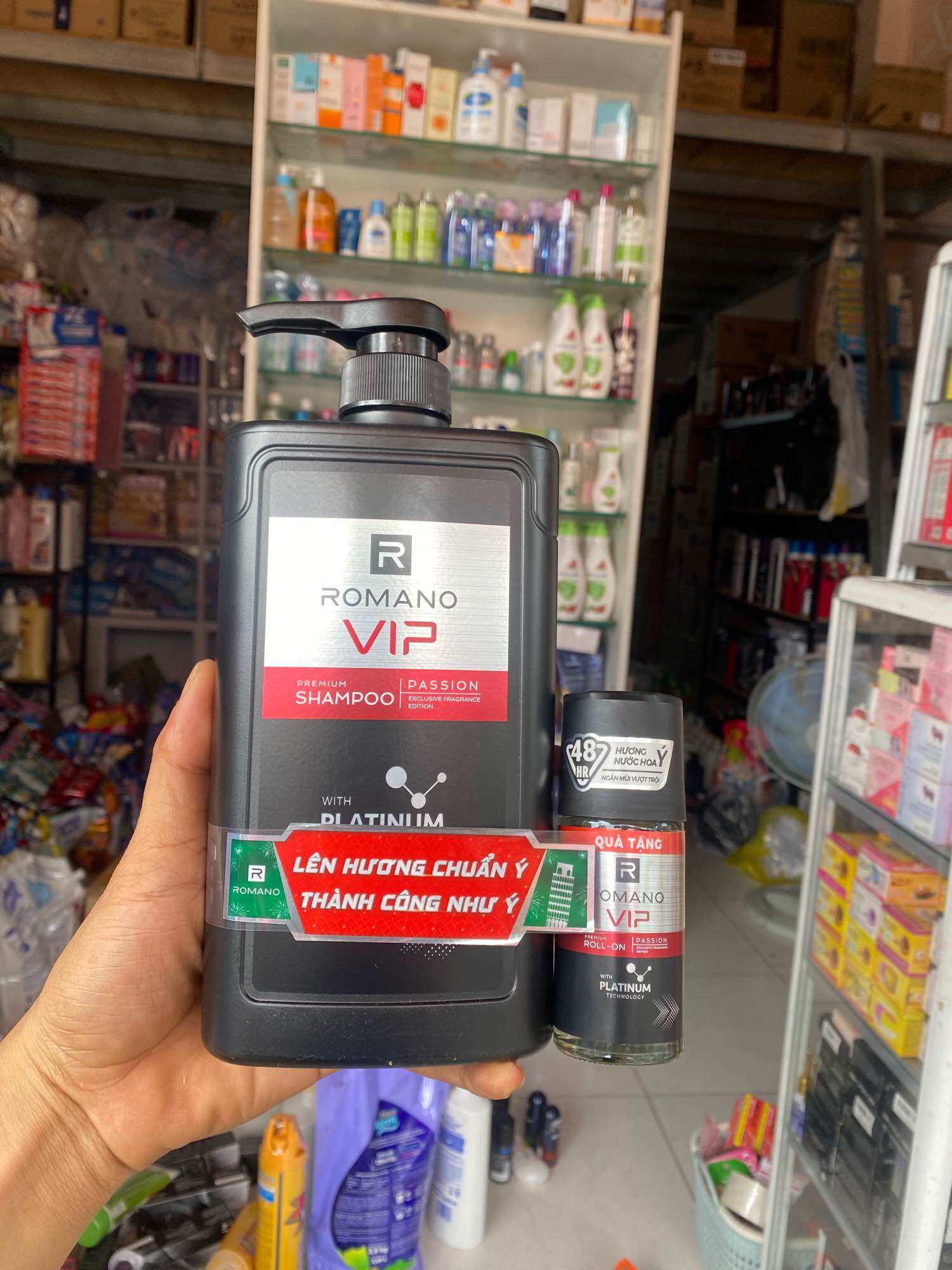 Dầu gội romano vip 650g tặng lăn romano vip 40ml