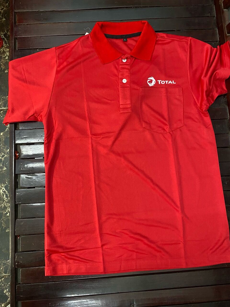 Áo thun Total gồm size L