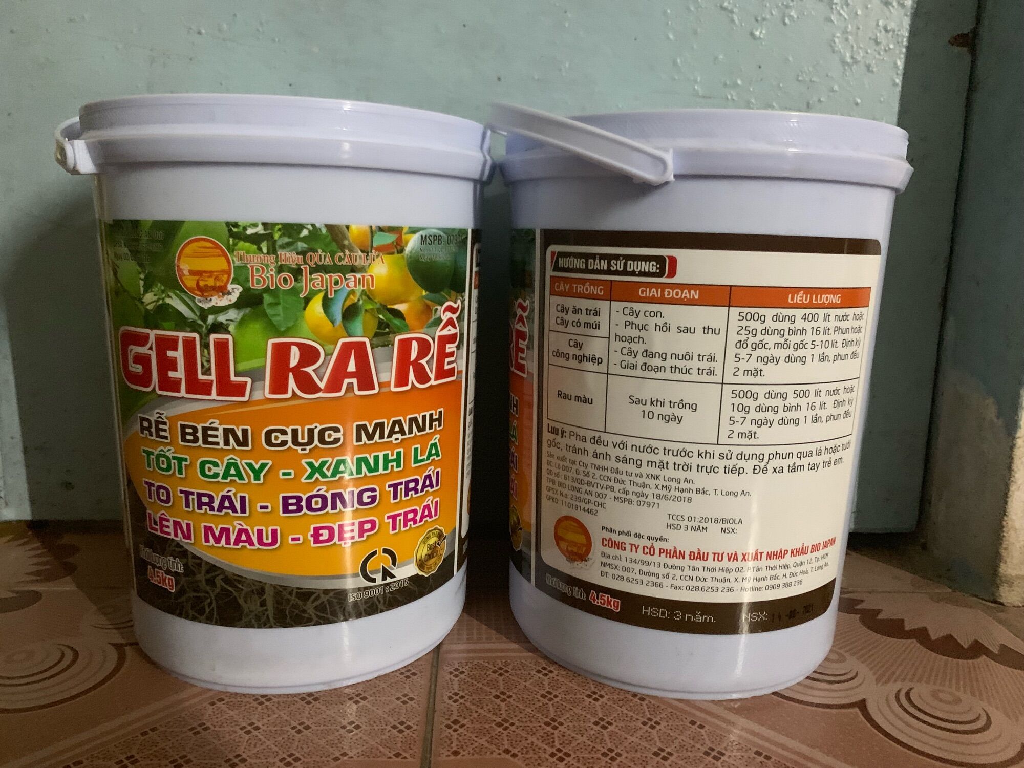 Gel ra rễ thương hiệu quả cầu lửa, xô 4,5kg. Pha 500g gel kết hợp với 1kg humic japan giúp cây mau bén rễ, hấp thu mạnh, cây xanh tốt . HDSD có trong hình