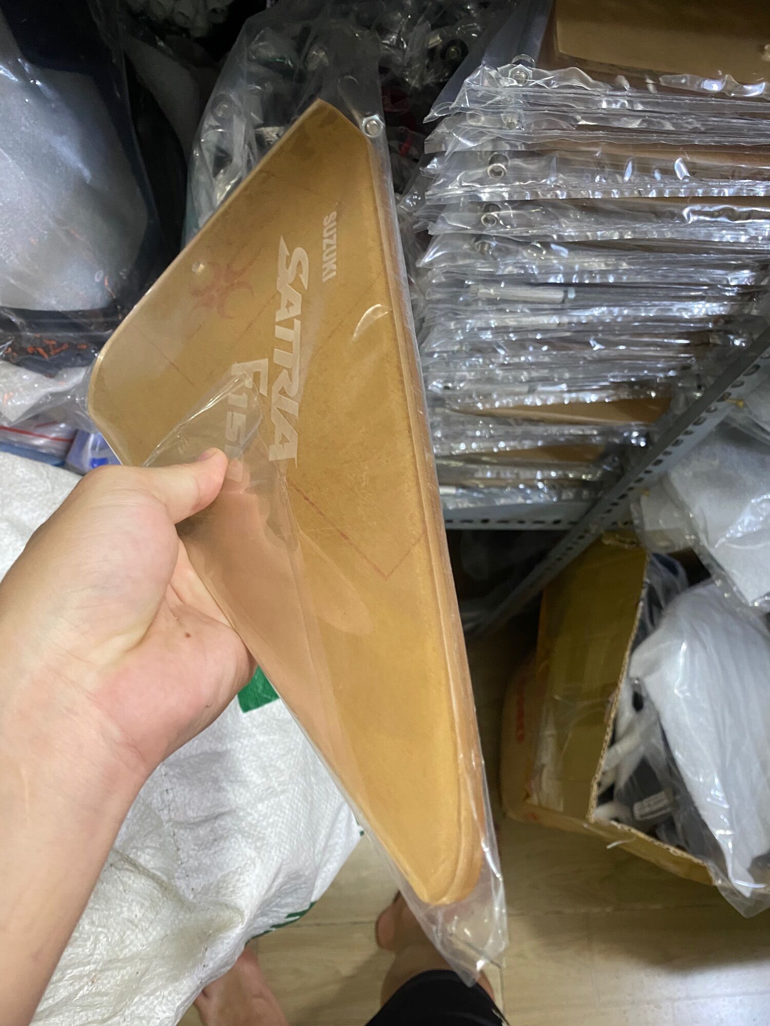 Mica Ốp Sườn Satria Raider fi