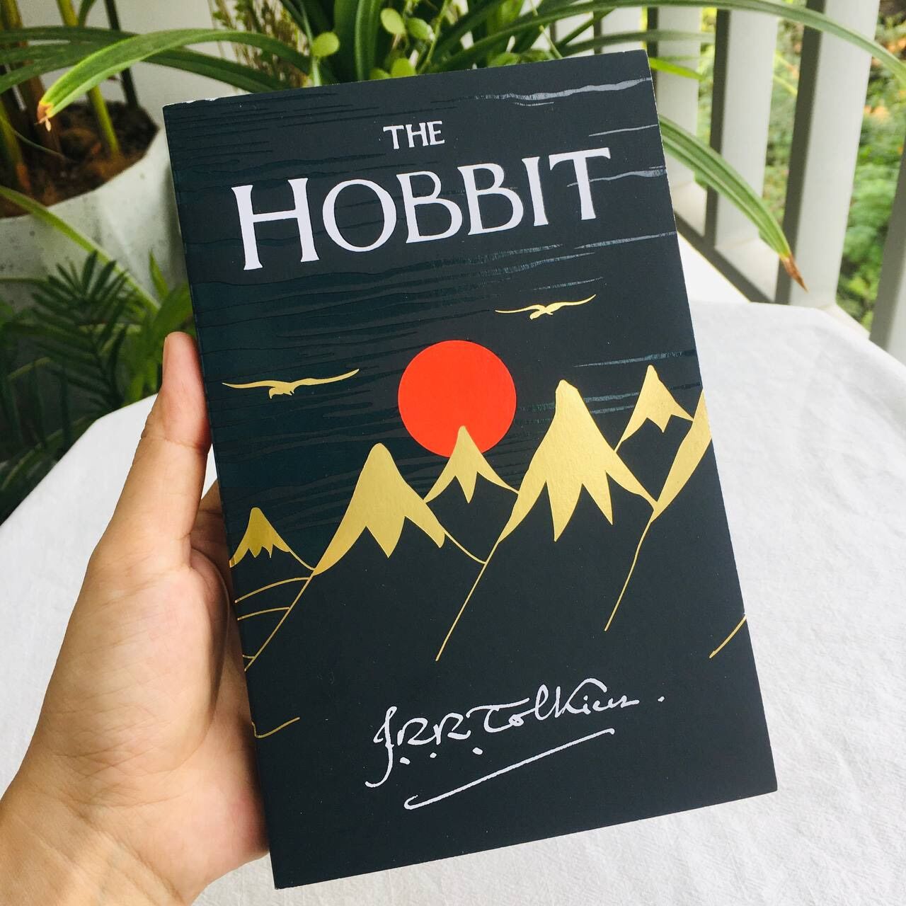 Sách The Hobbit (Paperback) (ISBN 9780261103344)