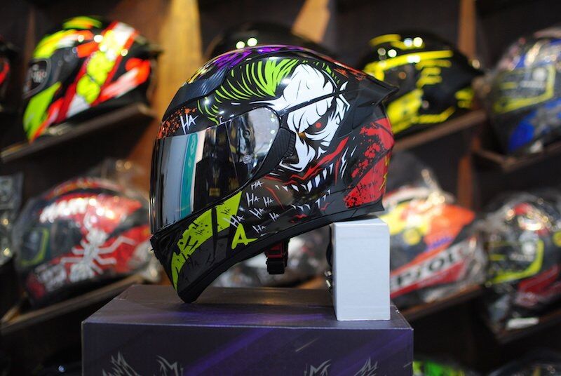 Mũ bảo hiểm fullface Royal M138 tem Joker