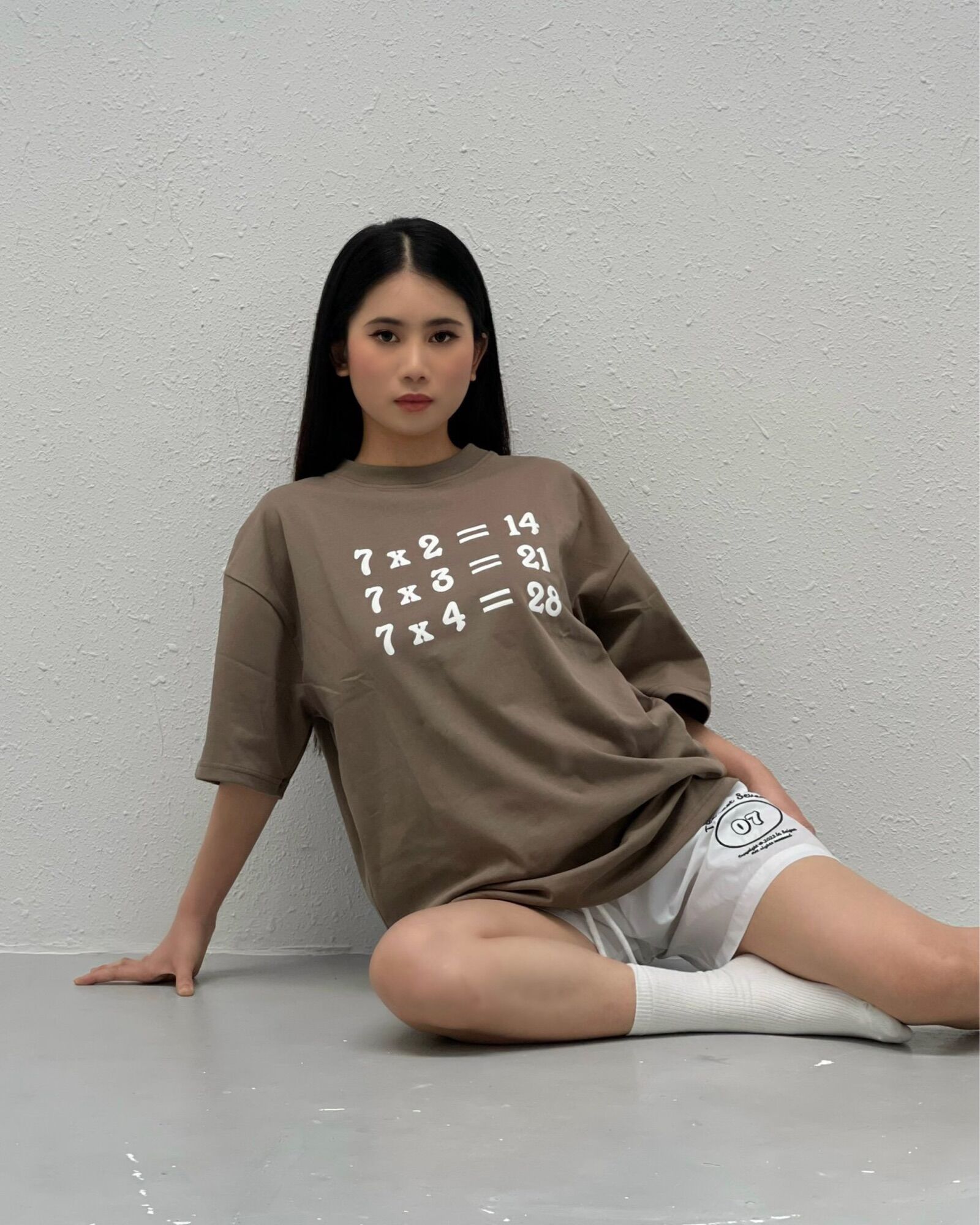 Combo áo thun Cotton và quần short dù Poly trắng