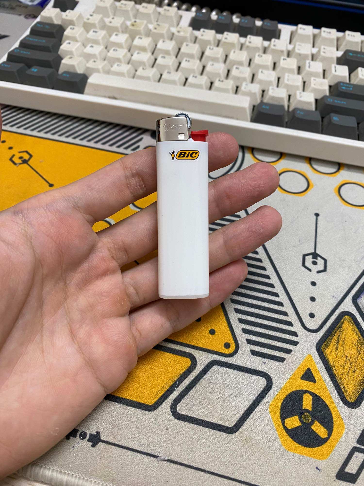 Bật Lửa BiC j3 Slim - Màu Trắng