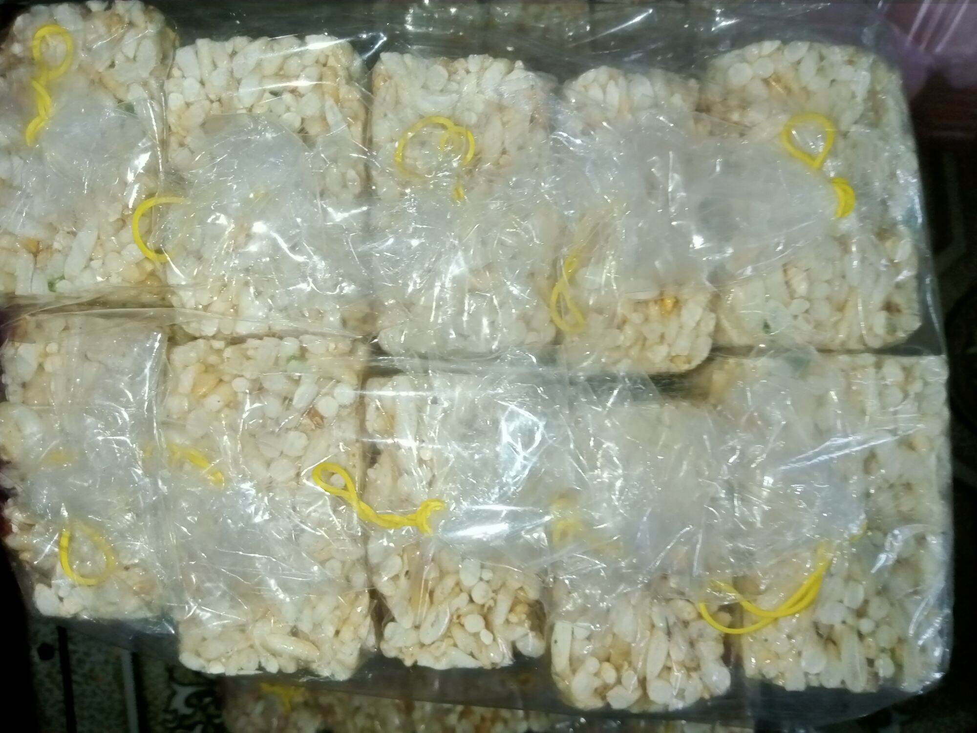 10 bịt cốm gạo