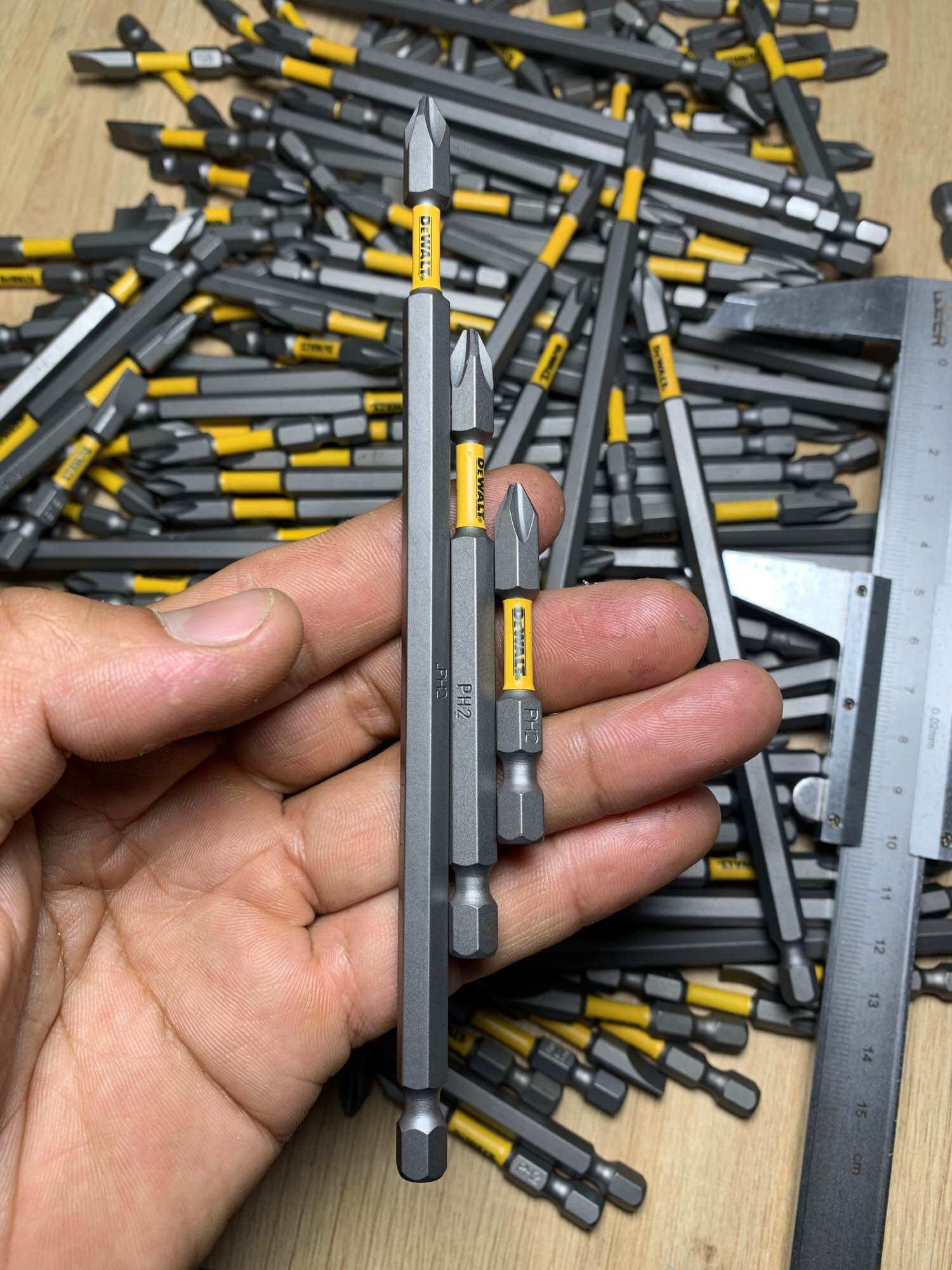 Bộ 3 mũi vít PH2 Dewalt hàng chính hãng có từ mạnh