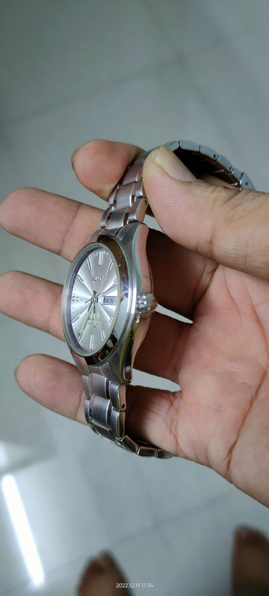REGUNO Citizen PIN năng lượng Mặt Trời