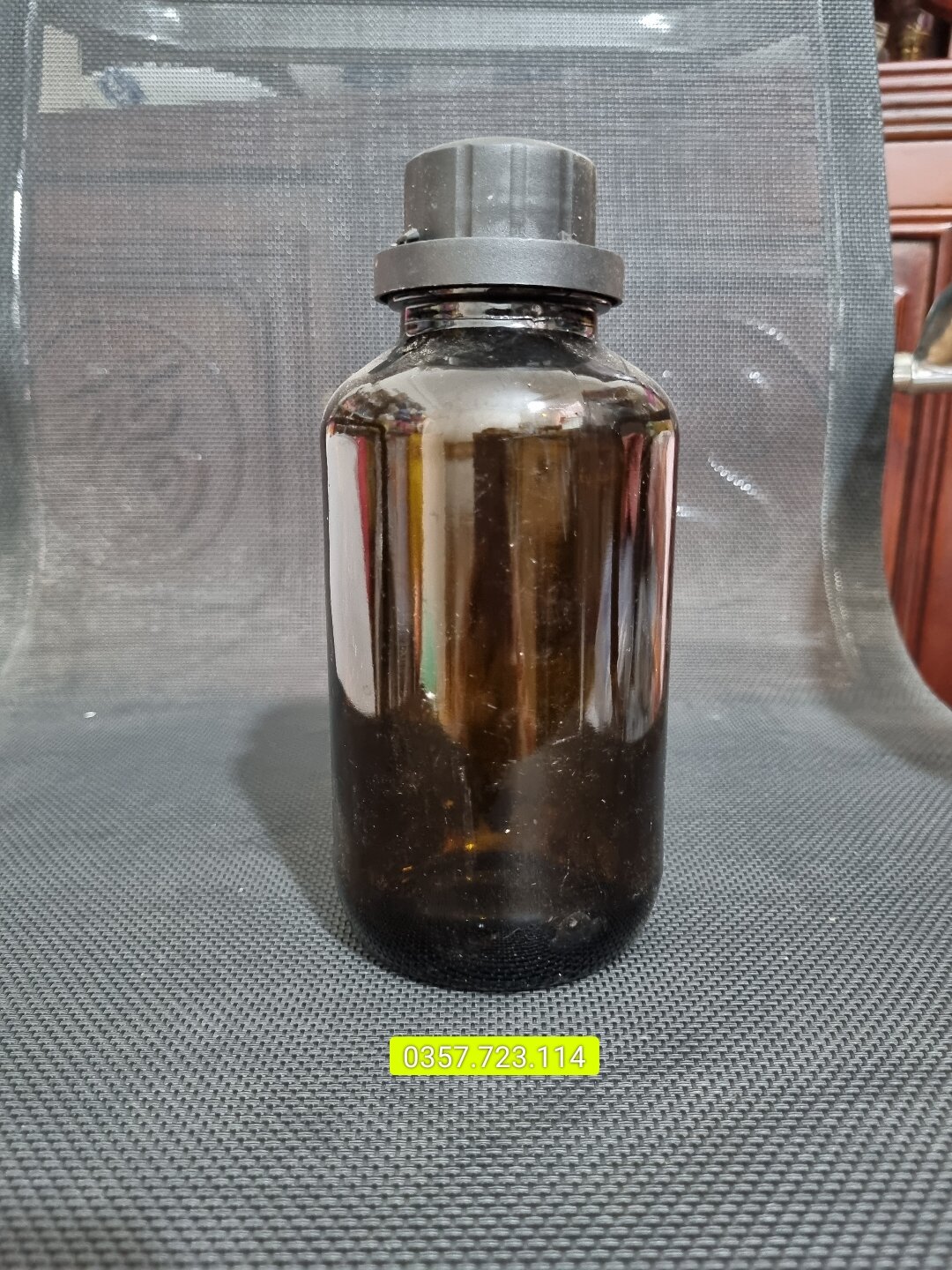 Chai thủy tinh nâu nắp vặn nhựa đen 500ml