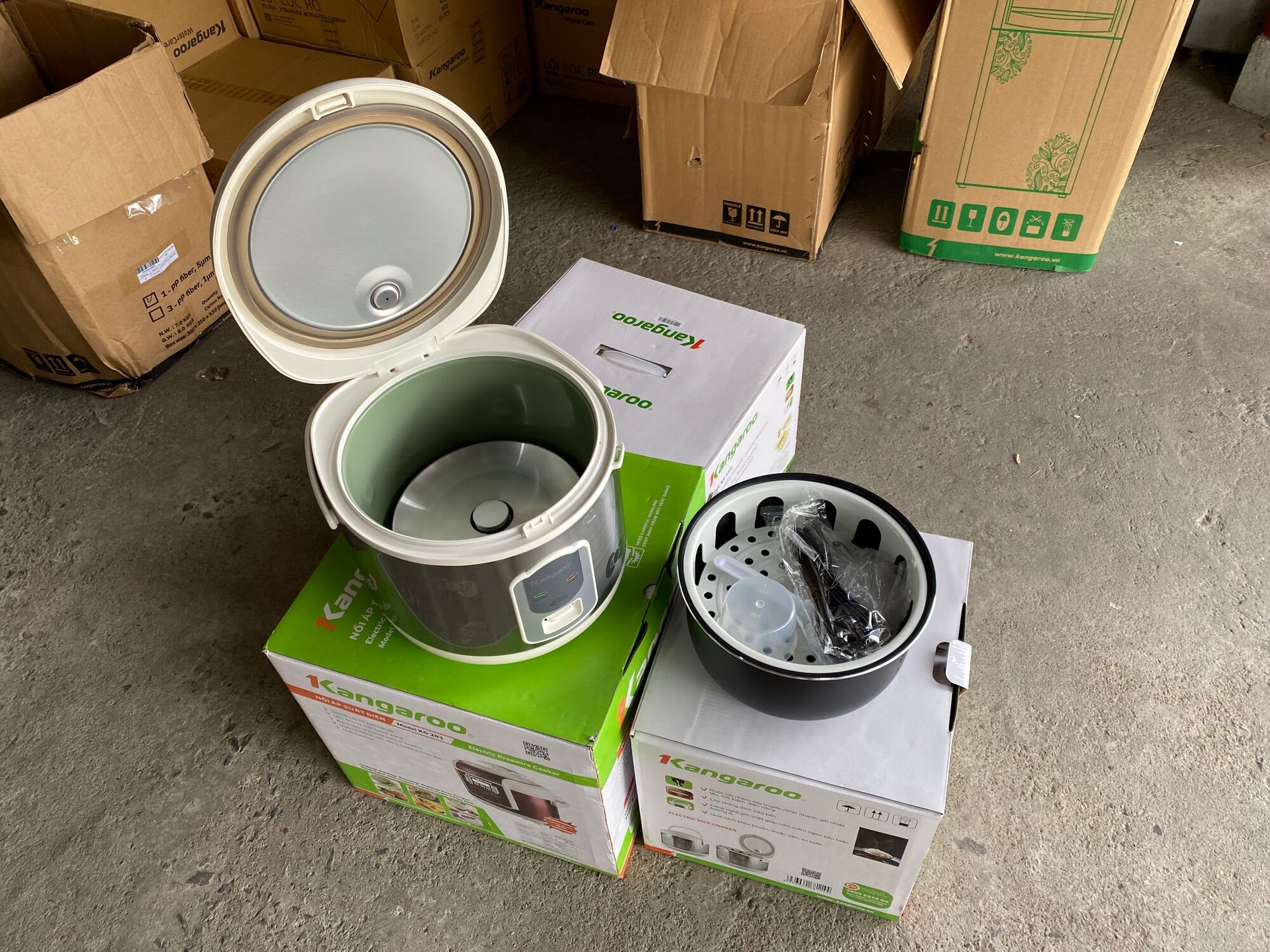 Nồi cơm điện Kangaroo  KGRC29D cKG29 1,8L