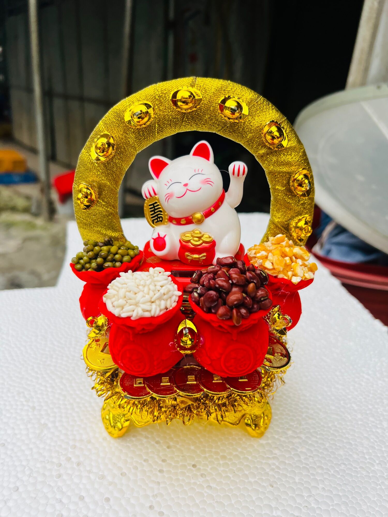 Tháp mèo thần tài