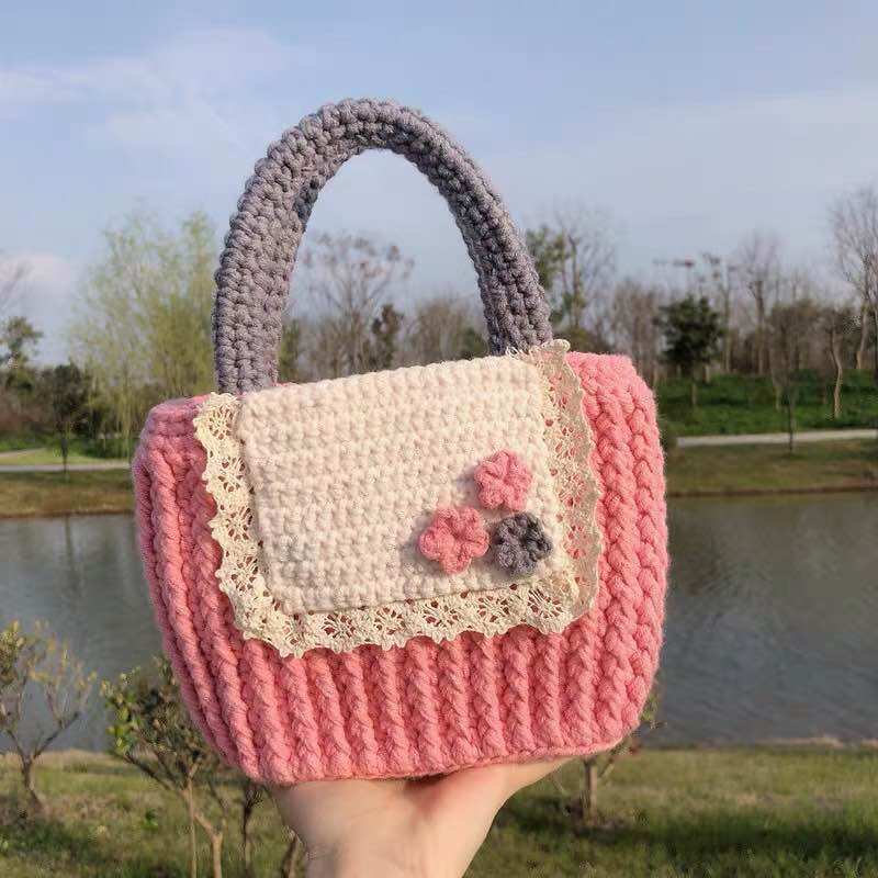 Túi xách bằng len handmade