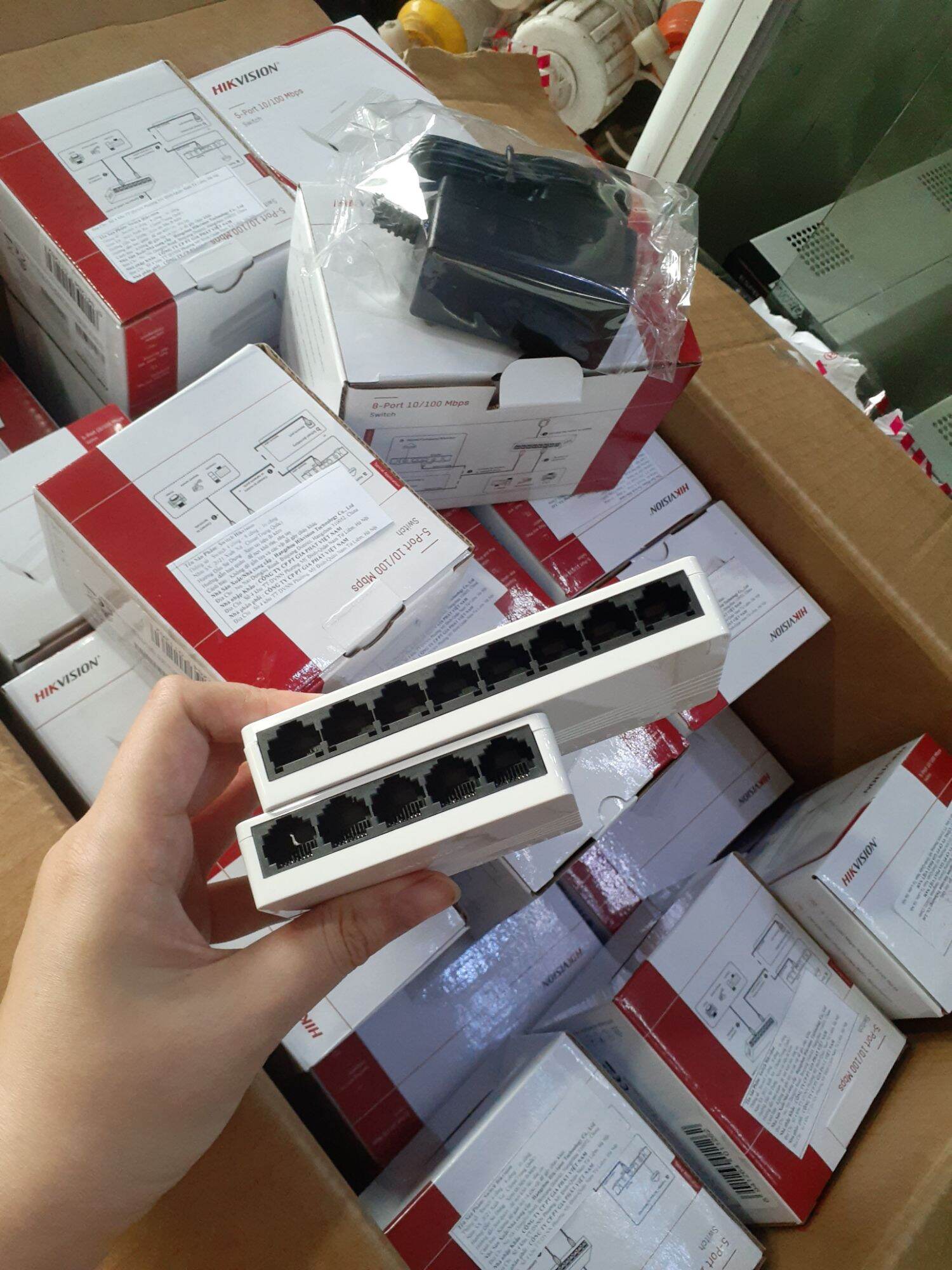 Chia mạng(Switch) 5/8 cổng HIKVISION kèm nguồn