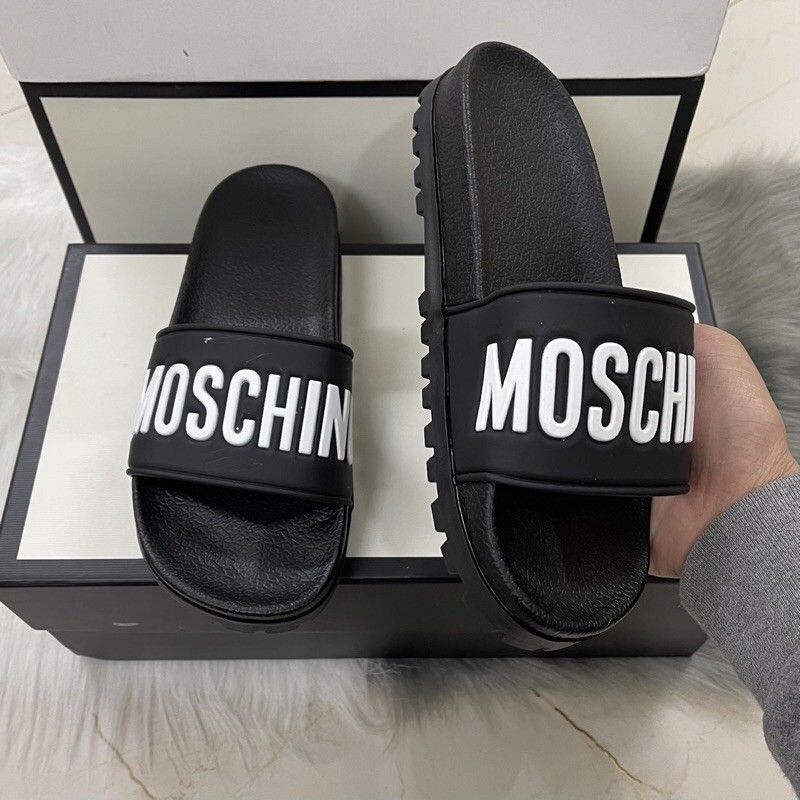 Dep lê moschino thoi trang hót 2021
