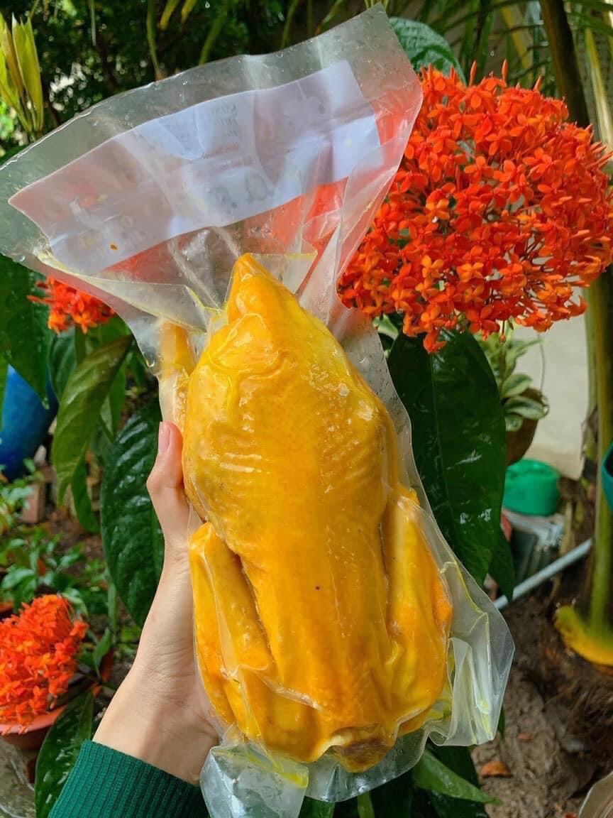 Gà ủ muối nguyên con đã bỏ đầu, chân
