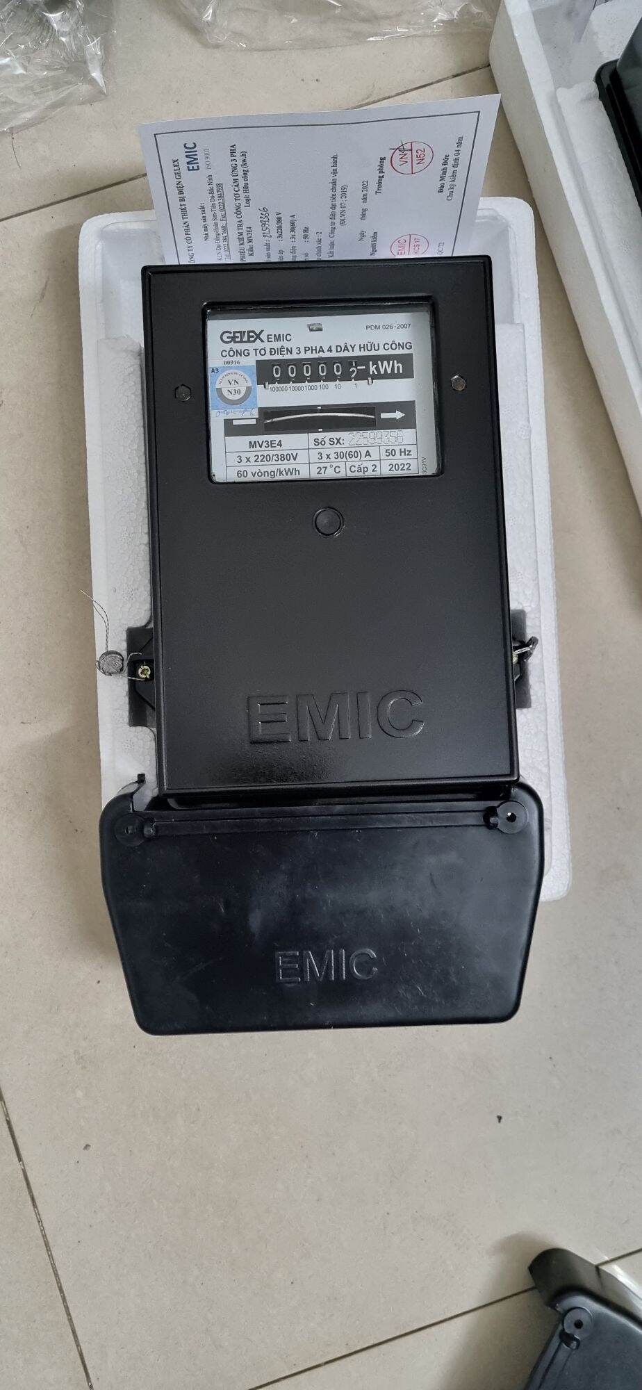 Công tơ điện 3 pha hữu công emic mv3e4